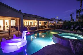 Casa Serenity Luxury Living w/ Pool & Jacuzzi
