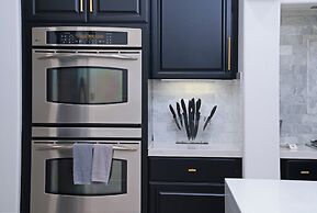 Casa Serenity Luxury Living w/ Pool & Jacuzzi