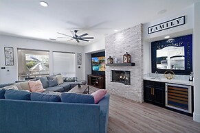 Casa Serenity Luxury Living w/ Pool & Jacuzzi