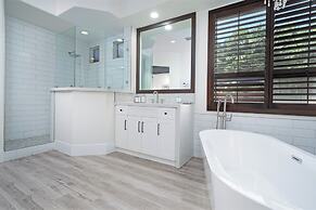 Casa Serenity Luxury Living w/ Pool & Jacuzzi