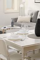 Cozy 2BR BSMT Suite Near Grouse Mt. and Edgemont.