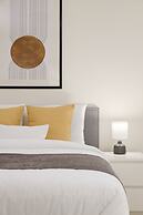 Cozy 2BR BSMT Suite Near Grouse Mt. and Edgemont.