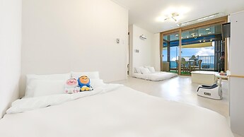 Namhae Himom kis spa Pension Black