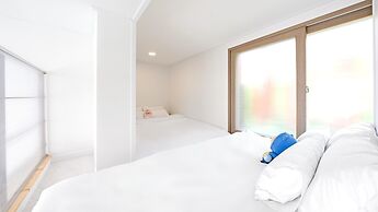 Namhae Himom kis spa Pension Black