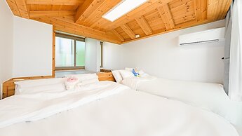 Namhae Himom kis spa Pension Black