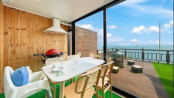 Namhae Himom kis spa Pension Black