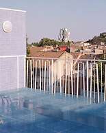 Hôtel Présent - 200m des Arènes de Arles - Encore Mieux