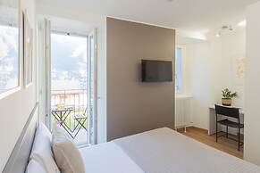 Pozzo Vertical Apartment With Garden and Parking