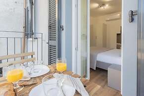 Pozzo Vertical Apartment With Garden and Parking