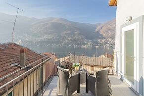 Pozzo Vertical Apartment With Garden and Parking