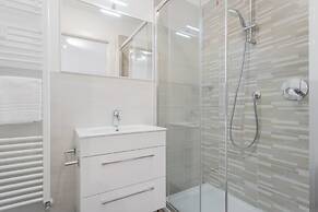 Pozzo Vertical Apartment With Garden and Parking