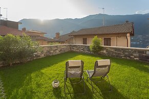 Pozzo Vertical Apartment With Garden and Parking