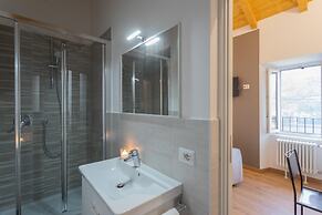 Pozzo Vertical Apartment With Garden and Parking