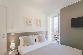 Pozzo Vertical Apartment With Garden and Parking