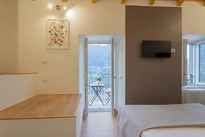 Pozzo Vertical Apartment With Garden and Parking