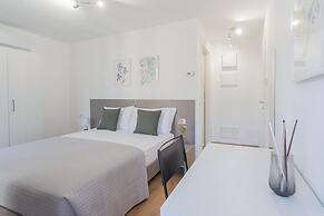 Pozzo Vertical Apartment With Garden and Parking