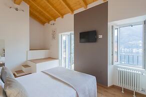 Pozzo Vertical Apartment With Garden and Parking