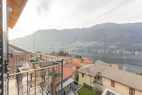 Pozzo Vertical Apartment With Garden and Parking