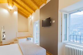 Pozzo Vertical Apartment With Garden and Parking