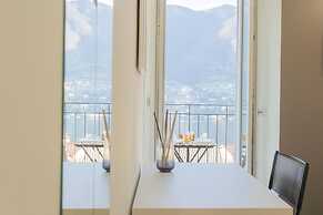 Pozzo Vertical Apartment With Garden and Parking