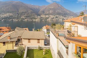 Pozzo Vertical Apartment With Garden and Parking