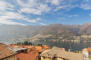 Pozzo Vertical Apartment With Garden and Parking