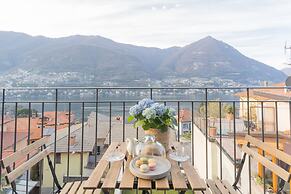 Pozzo Vertical Apartment With Garden and Parking