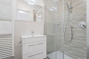 Pozzo Vertical Apartment With Garden and Parking