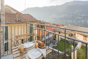 Pozzo Vertical Apartment With Garden and Parking