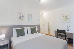 Pozzo Vertical Apartment With Garden and Parking