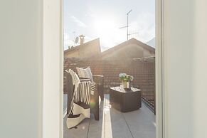 Pozzo Vertical Apartment With Garden and Parking