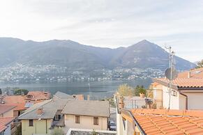 Pozzo Vertical Apartment With Garden and Parking