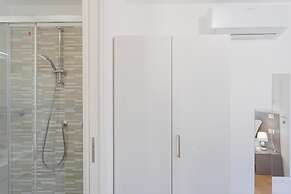 Pozzo Vertical Apartment With Garden and Parking