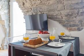 Pozzo Vertical Apartment With Garden and Parking