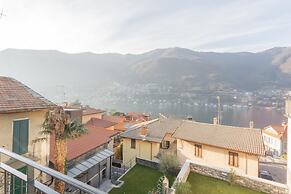 Pozzo Vertical Apartment With Garden and Parking