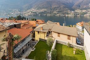 Pozzo Vertical Apartment With Garden and Parking