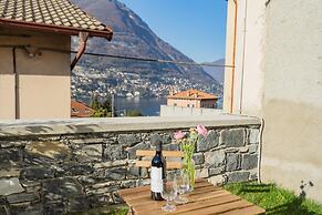 Pozzo Vertical Apartment With Garden and Parking