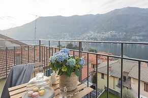 Pozzo Vertical Apartment With Garden and Parking