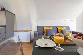 Pozzo Vertical Apartment With Garden and Parking