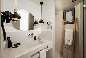 Mneme Suites & Villas
