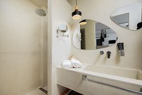 Mneme Suites & Villas