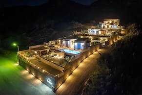 Mneme Suites & Villas