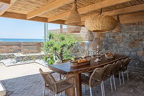 Mneme Suites & Villas