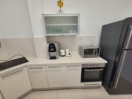 YalaRent Promenade amazing 3BR apt