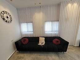 YalaRent Promenade amazing 3BR apt