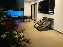 Luxury Studio With Private Jacuzzi Near Beaches