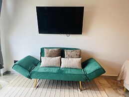 Luxury Studio With Private Jacuzzi Near Beaches