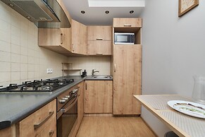 Wyszyńskiego With AC by Renters