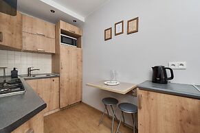 Wyszyńskiego With AC by Renters