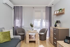 Wyszyńskiego With AC by Renters